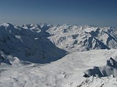 29_Val Cedec e ghacciaio dei Forni...il rifugio un puntino lontana
